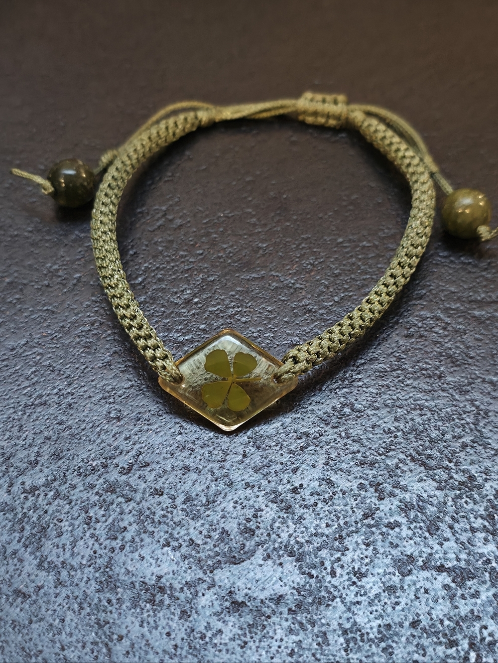 Authentic Preserved Four-Leaf Clover Macramé Bracelet Gemstone Beads